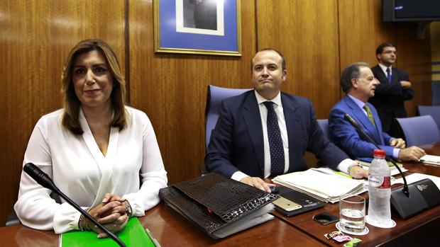 Del bote al sueldo del marido de Susana Díaz