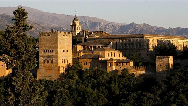 Una web vendía a 700 euros entradas para la Alhambra los dos únicos días que cierra del año