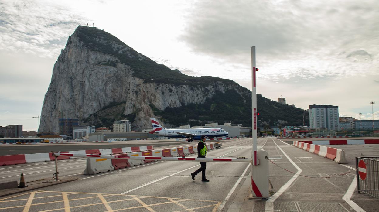Londres tumba los planes de Gibraltar para unirse al espacio Schengen tras el Brexit