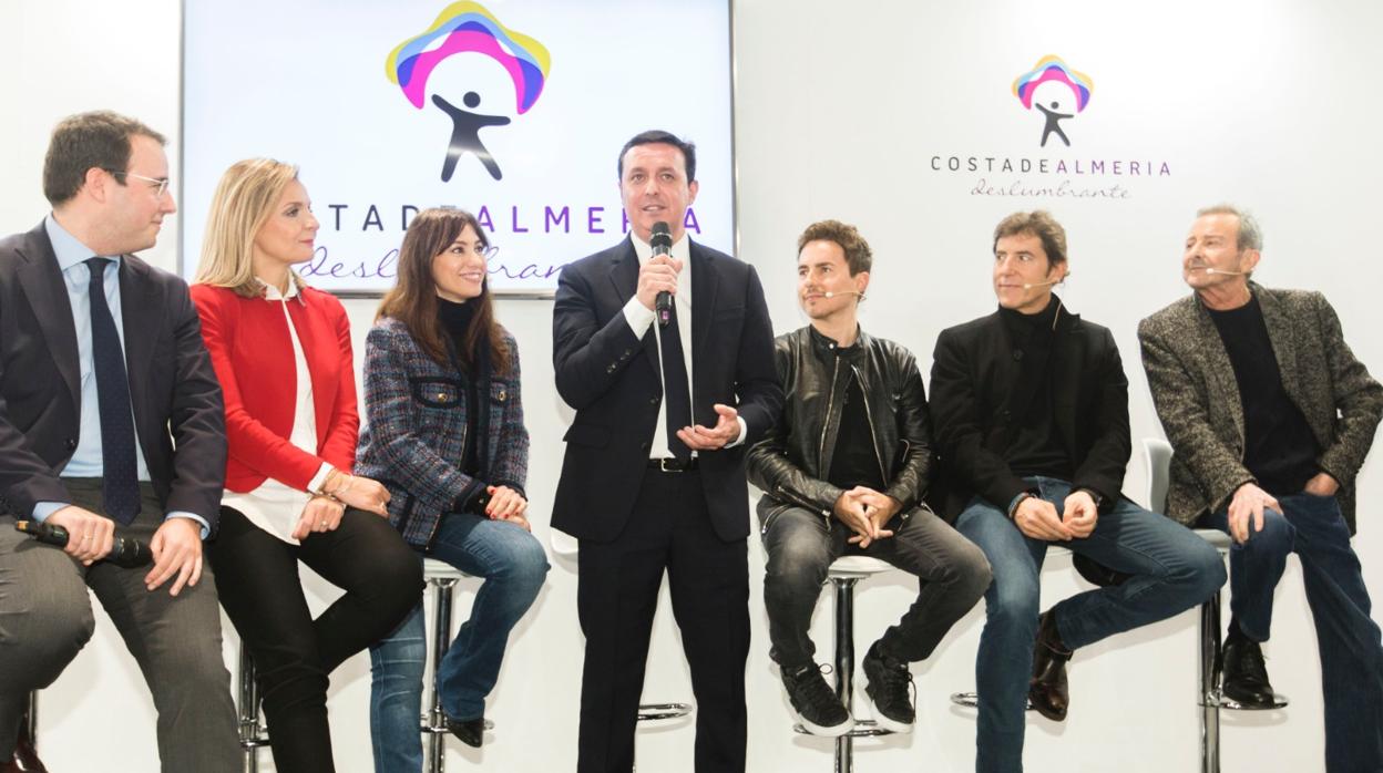 El presidente de la Diputación de Almería ha moderado la mesa redonda en Fitur.