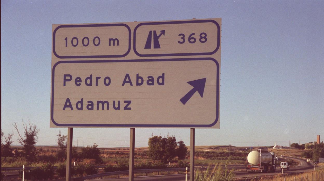 Entrada a la localidad de Pedro Abad