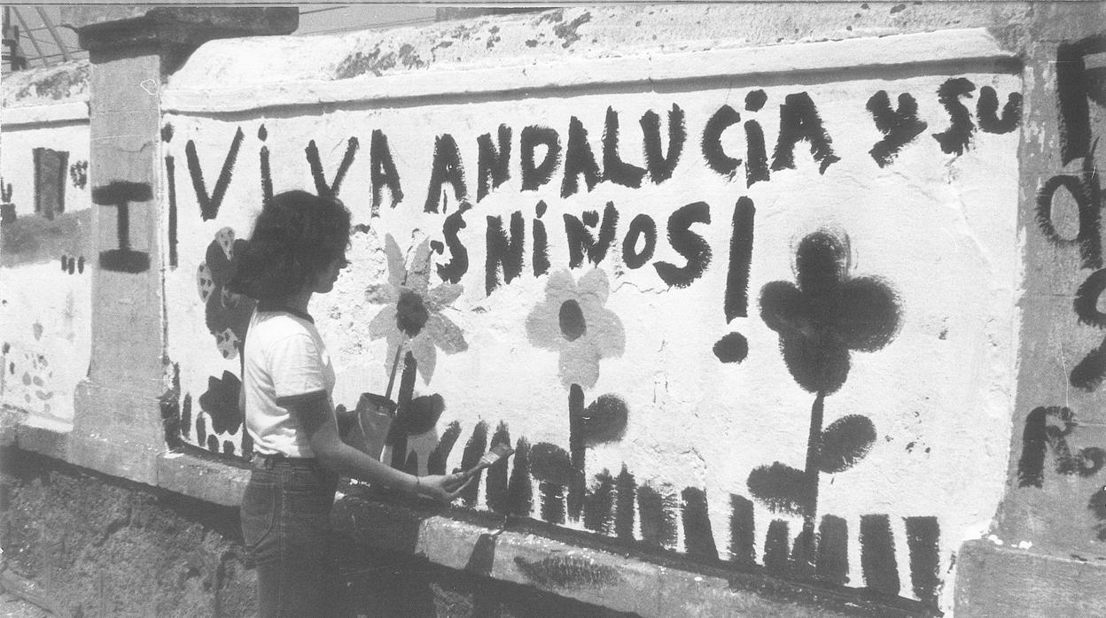 Pintada de la época autonomista en el muro de la calle Torneo