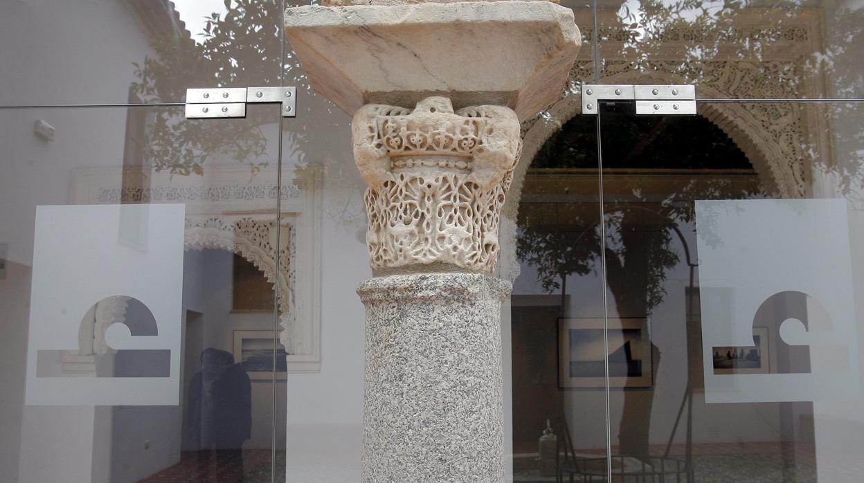 La Casa Árabe acoge hoy la chrla «La cerámica verde-manganesoy la imagen del poder califal»