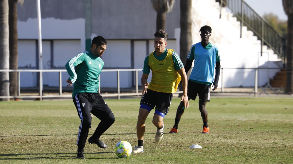 El lateral derecho Jesús Álvaro, en un entrenamiento en la Ciudad Deportiva