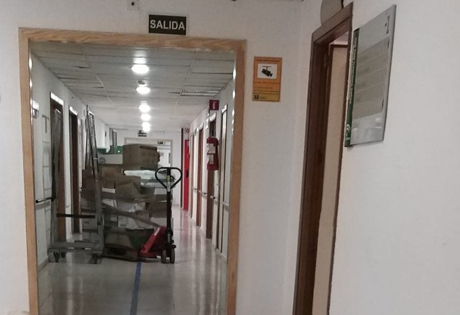 Material de protección para el coronavirus recién descargado en el Reina Sofía, este viernes