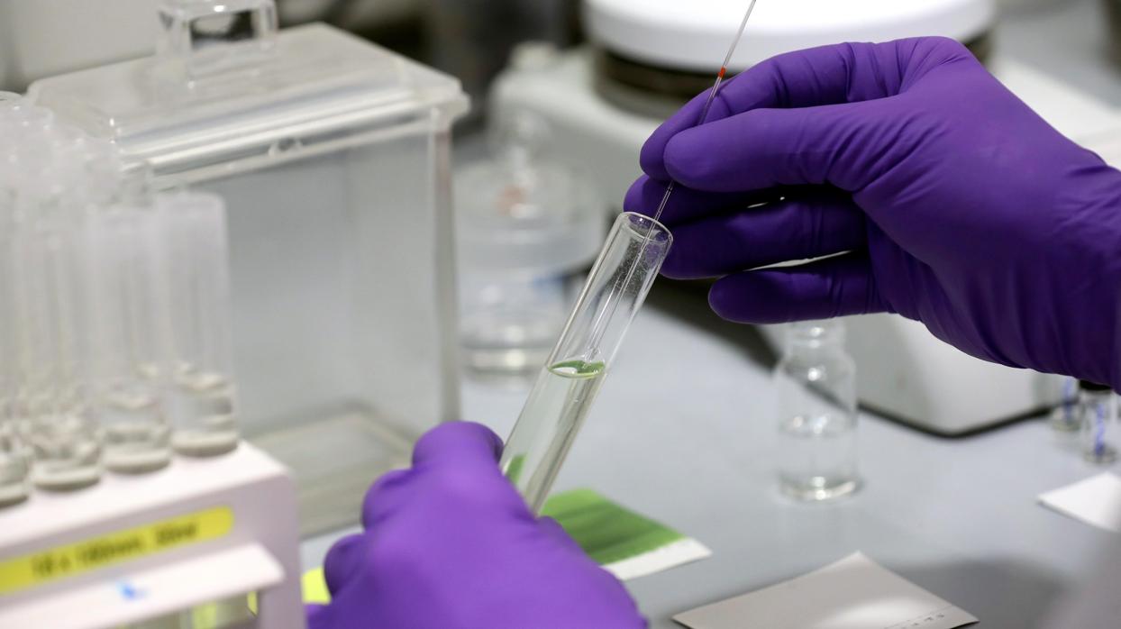 Laboratorio donde trabajan científicos