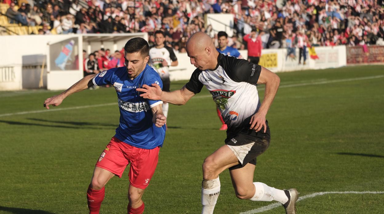 Zelu, con la camiseta del Logroñés