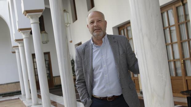 Javier Imbroda: «Los alumnos de Bachillerato, FP y la ESO podrían volver ahora a clase»