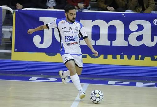 Jesulito, durante un partido con el Acqua e Sapone
