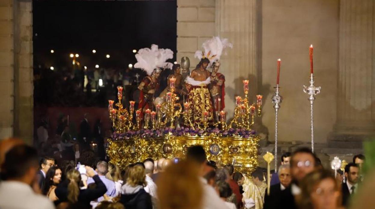 El Señor de las Penas durante el traslado hasta la magna exposición del pasado mes de septiembre