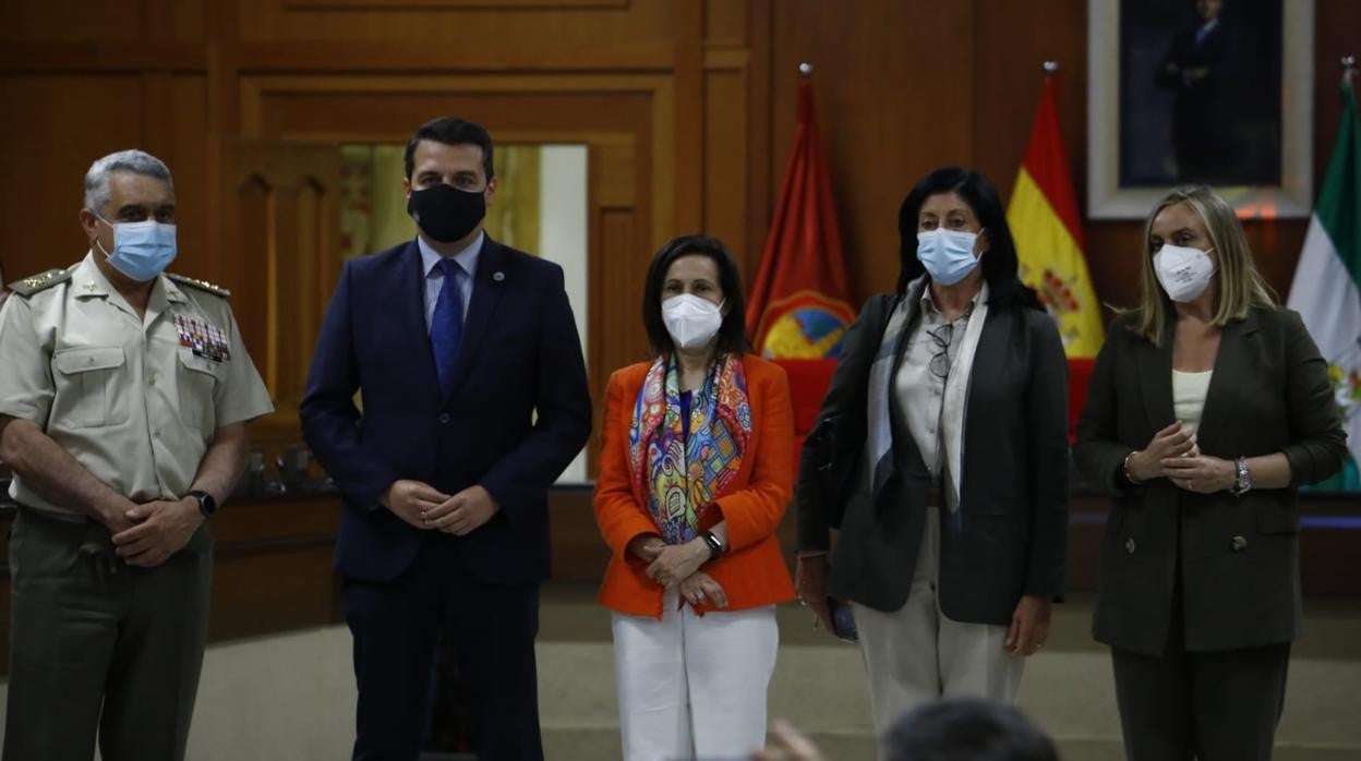 La ministra de Defensa, hoy en el Ayuntamiento durante la presentación de la Base Logística de Defensa
