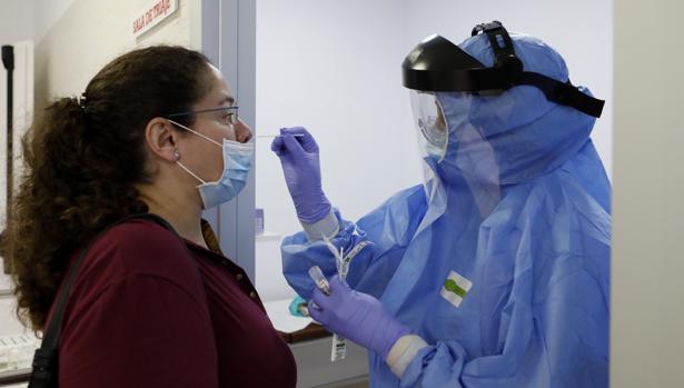 En solo 24 horas se han sumado once personas más hospitalizadas en Andalucía con coronavirus