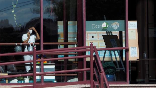 Baja la presión hospitalaria por el coronavirus con 30 pacientes menos en los centros de Andalucía