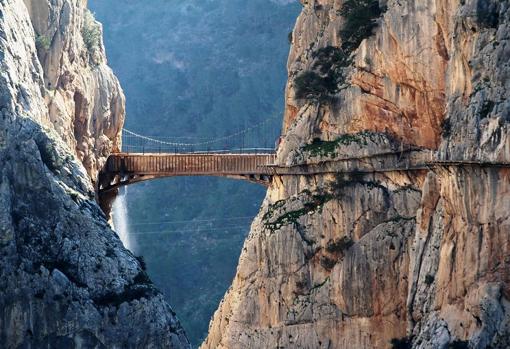 Puente colgante sobre el Desfiladero de los Gaitanes