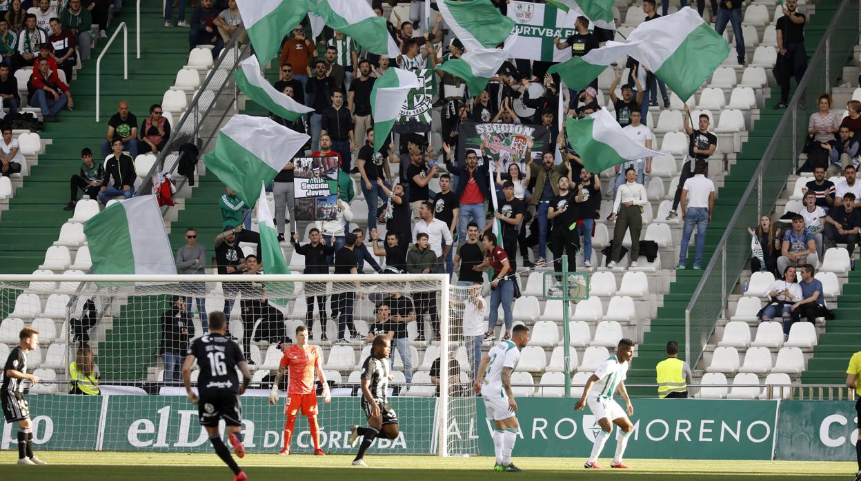 La afición blanquiverde, en el último partido oficial del Córdoba CF ante el Cartagena en marzo