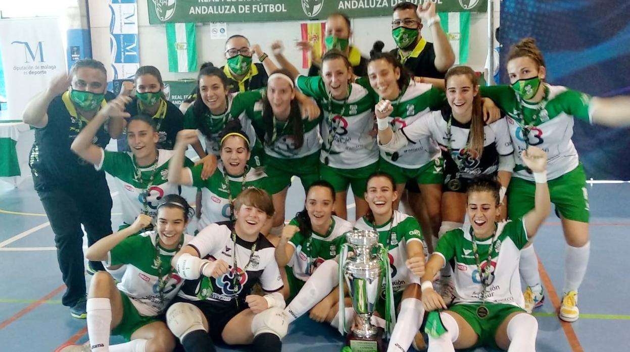 El Cajasur Córdoba celebra el título de campeón de Andalucía