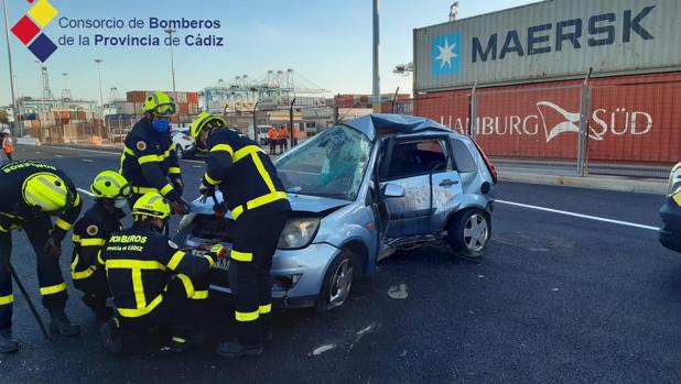 Muere el operario de una naviera en un accidente de tráfico en el puerto de Algeciras