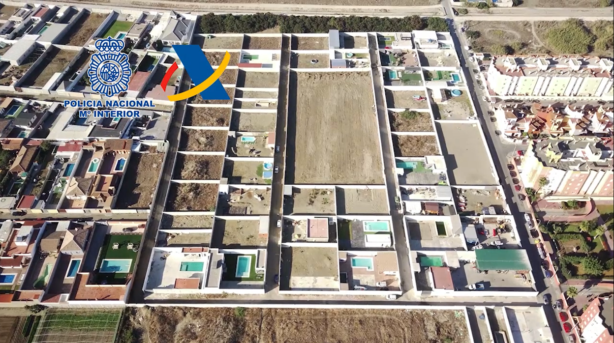 Imágenes de la operación conjunta de la Policía Nacional y el Servicio de Vigilancia Aduanera