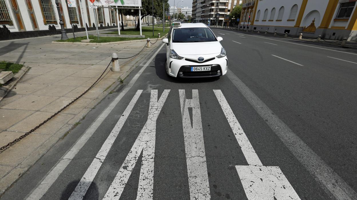 Taxi en la plaza de Colón de Córdoba