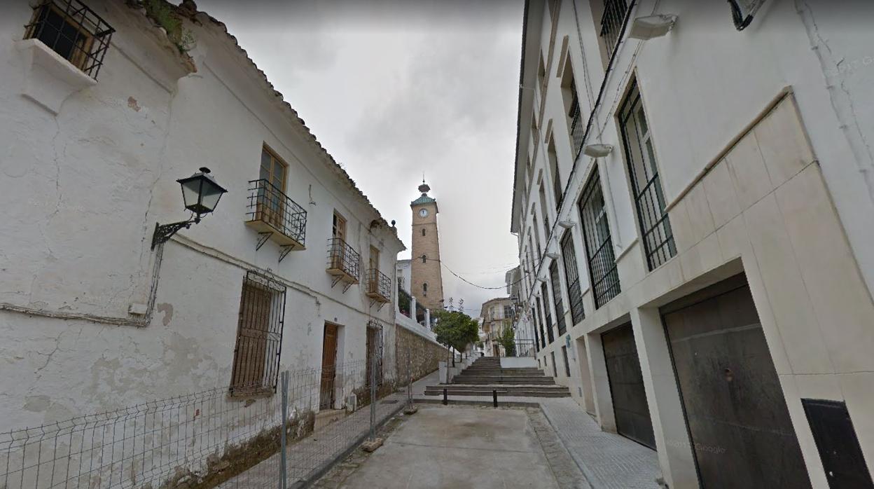 Calle de Almedinilla en la que se encuentra la residencia