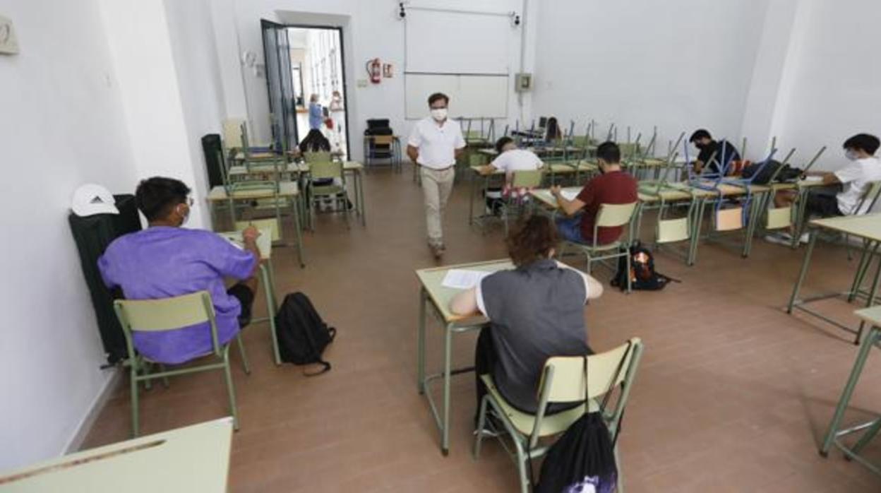 Examen de recuperación en un instituto de Córdoba