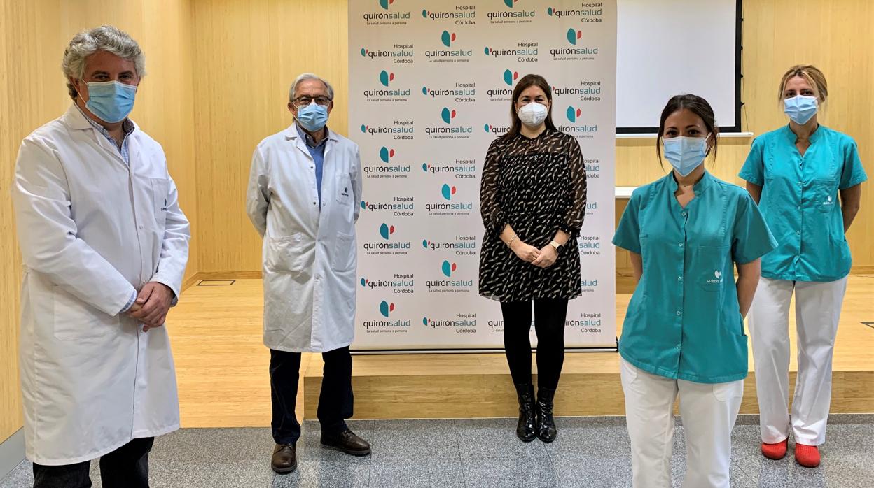 Fotografía de grupo del equipo de EndocrinologÍa del Hospital QuirónSalud de Córdoba