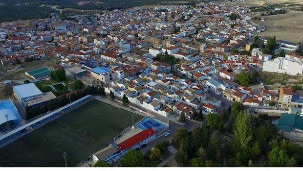 Un incendio, una paliza y varios bulos en las redes sociales generan alarma en un pueblo de Jaén