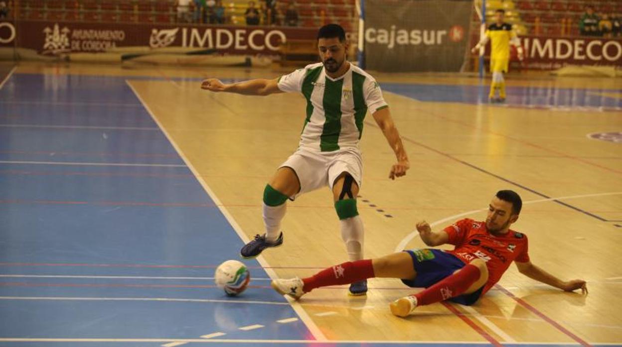 Jesús Rrodríguez en un partido ante el Mengibar
