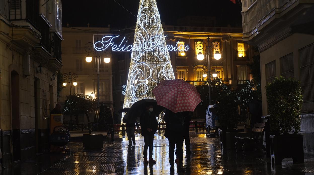 Cádiz se adelantó a todas las provincias y encendió sus luces de Navidad este jueves