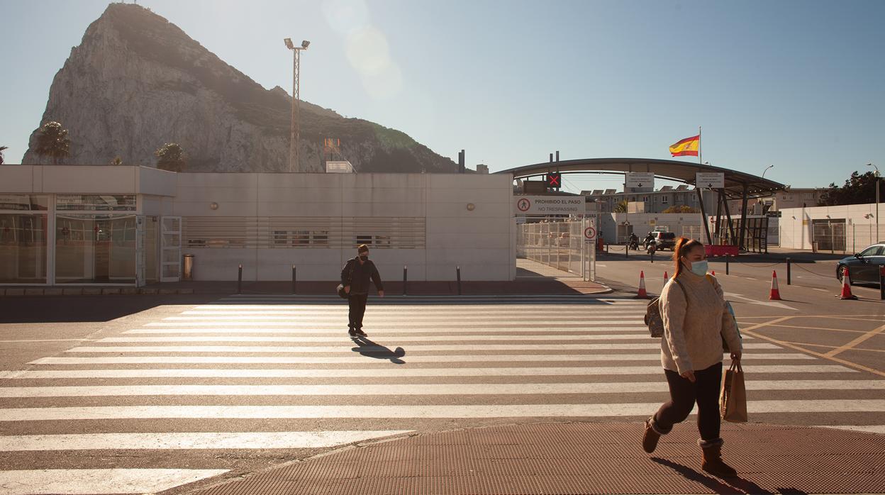 Imagen de la Verja, donde el tránsito es mínimo estos días por las duras restricciones en Gibraltar