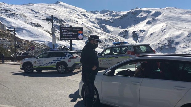 Primeras denuncias por intentar acceder a Sierra Nevada desde municipios confinados por el Covid