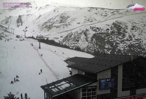 Imagen de una de las cámaras de la estación de esquí granadina
