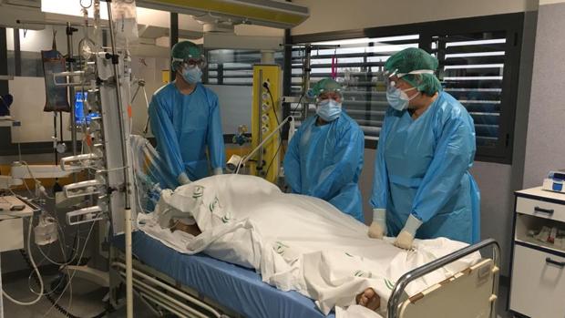 Los sanitarios de Córdoba ante la nueva ola Covid | A la tercera va la vencida