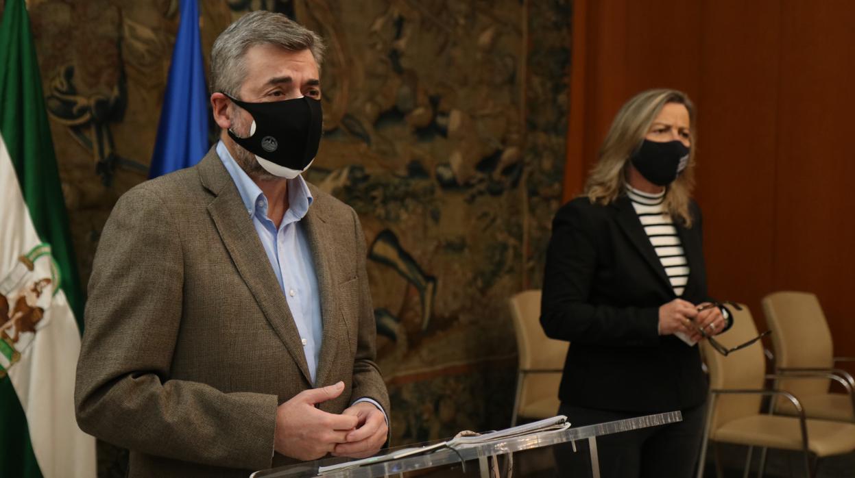 El edil de Presidencia y Seguridad y la primera teniende de alcalde y concejal de Turismo, hoy en su comparecencia