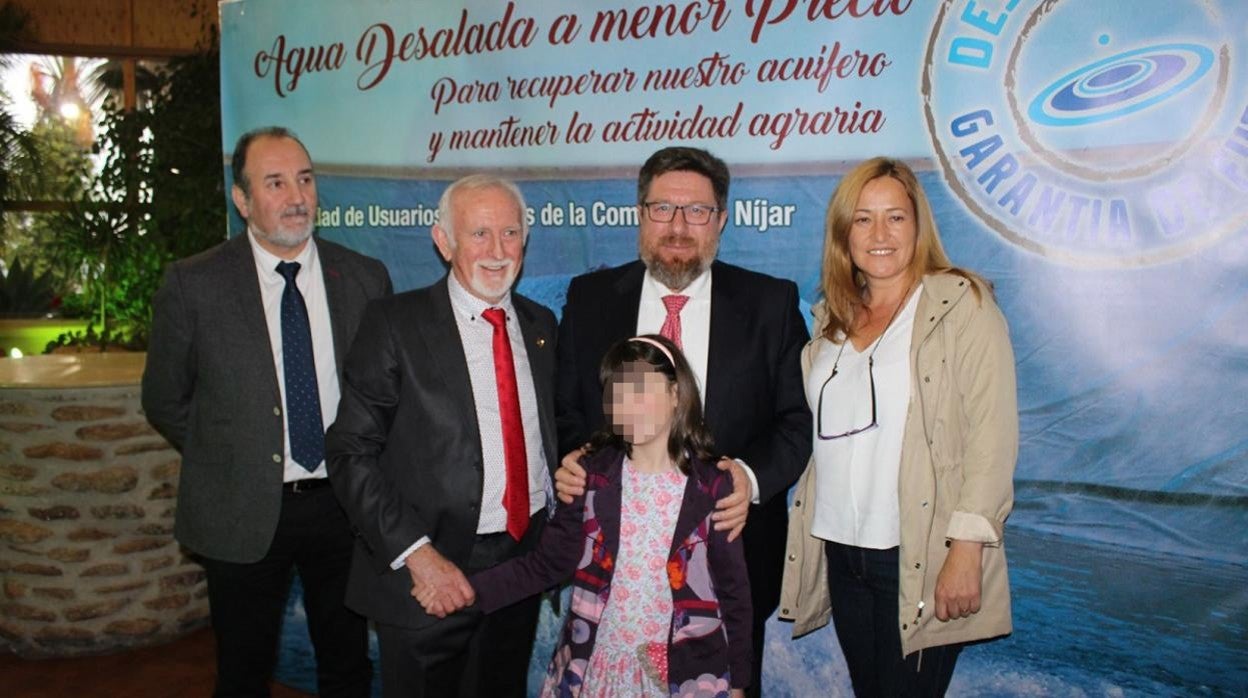 López Úbeda (segundo por la izquierda), junto a Rodrigo Sánchez Haro y Esperanza Pérez