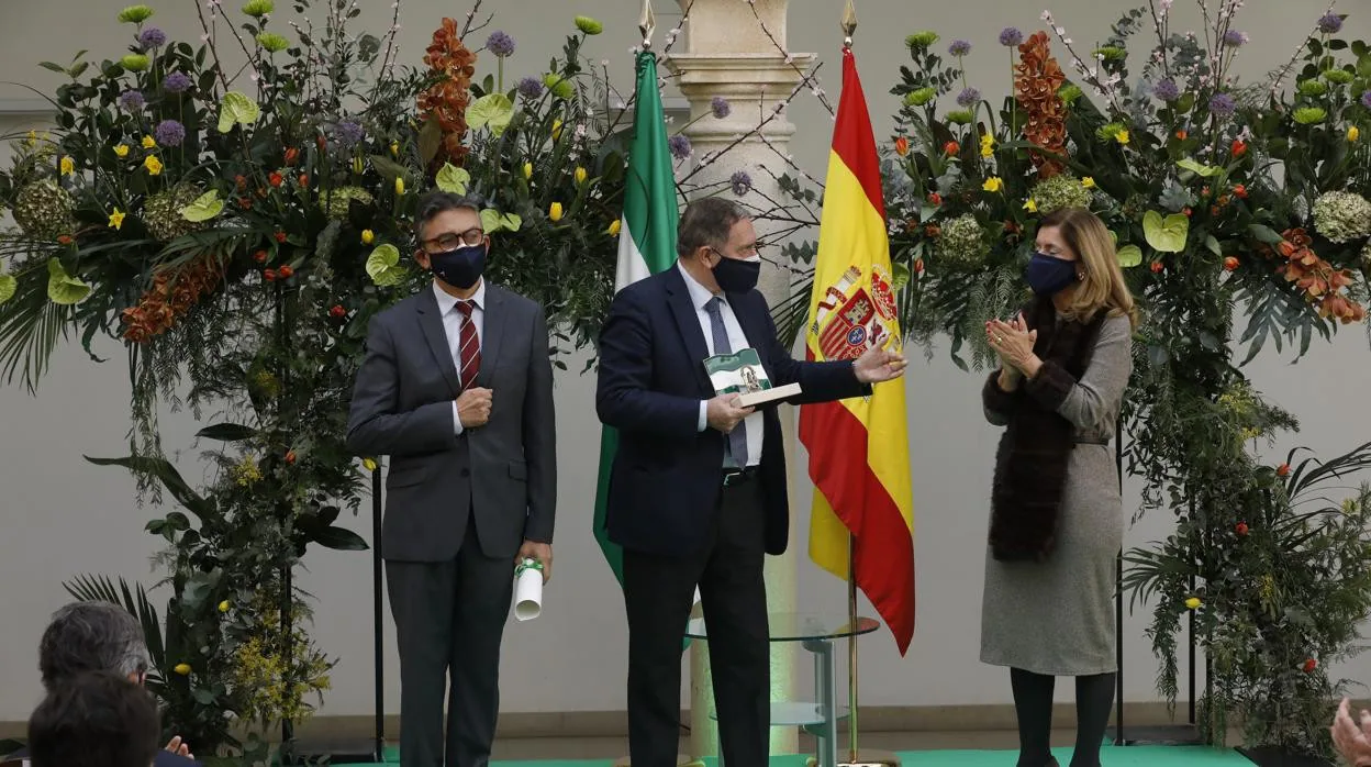 El acto conmemorativo del Día de Andalucía en el patio del Palacio de Congresos de Córdoba