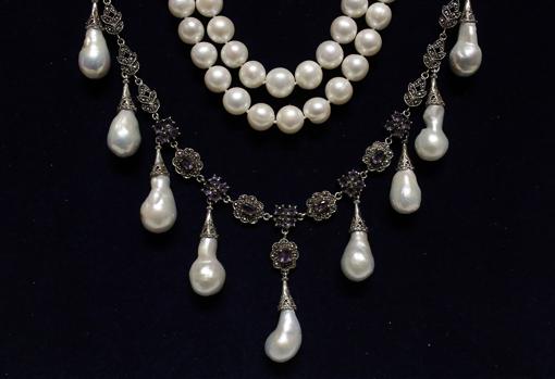 Detalle de uno de los collares donados a la Virgen de las Lágrimas de Córdoba