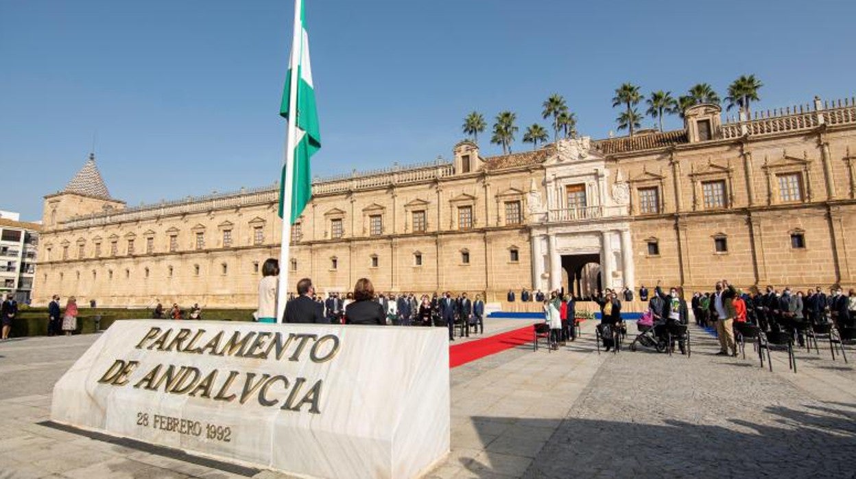 Acto institucional del 28-F en el patio exterior de la sede del Parlamento Andaluz