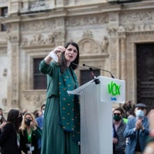 Olona durante su intervención en el mitín del 28-F