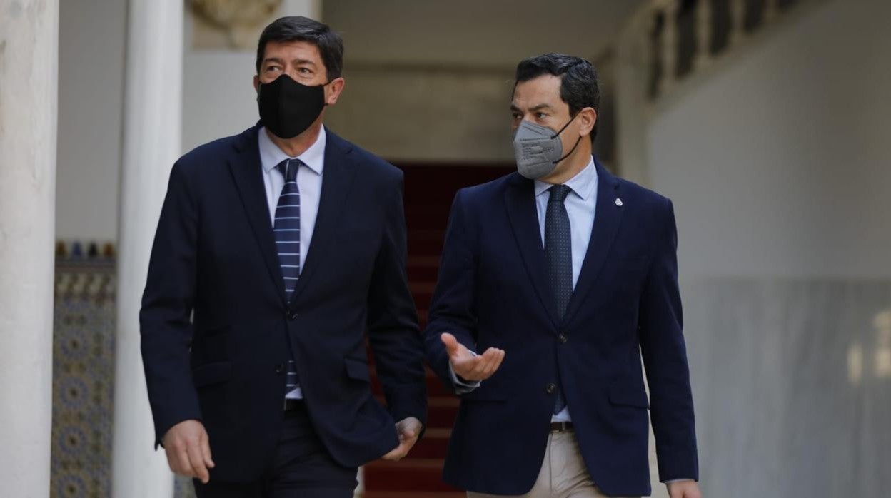 Juan Marín y Juanma Moreno esta tarde en el Parlamento andaluz