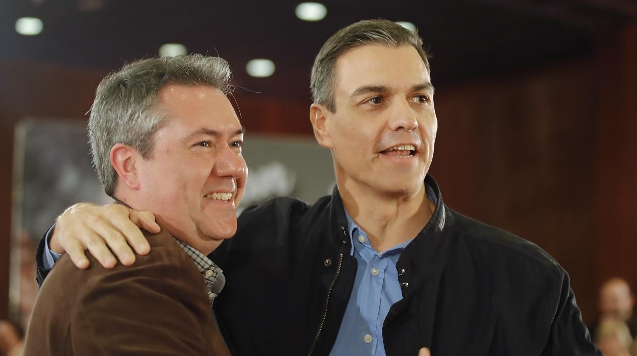 El alcalde de Sevilla, Juan Espadas, y el presidente del Gobierno, Pedro Sánchez