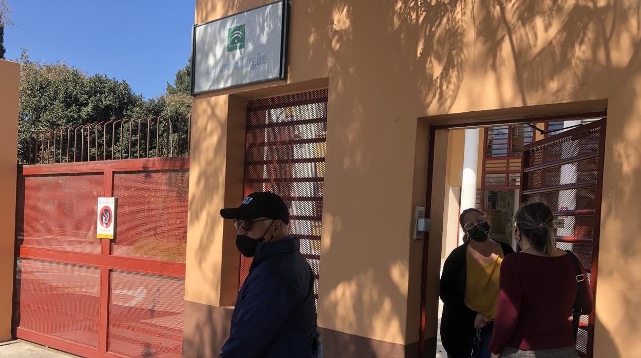 El instituto Guadalpín, donde daba clase la fallecida, está de luto