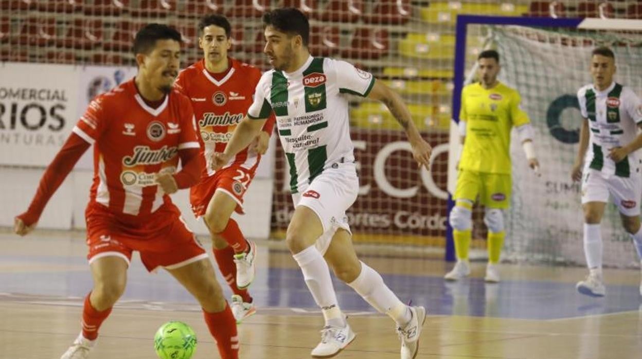 Lucas Perin en el partido ante Cartagena