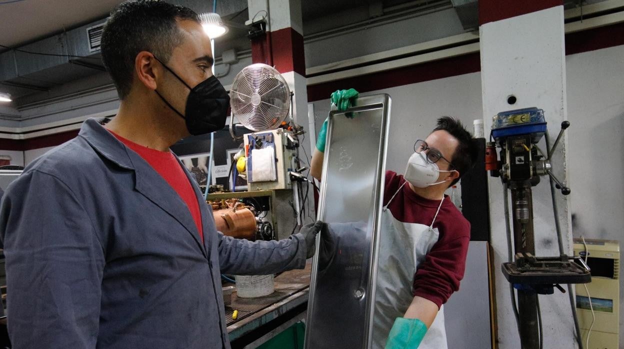 Daniel Serrano Pérez, durante su trabajo en Cafento
