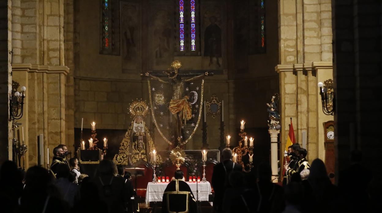 El Cristo del Remedio de Ánimas y la Virgen de las Tristezas, en San Lorenzo