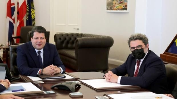 El presidente de la Comisión de Exteriores en el Senado se traslada a Gibraltar para reunirse con Picardo