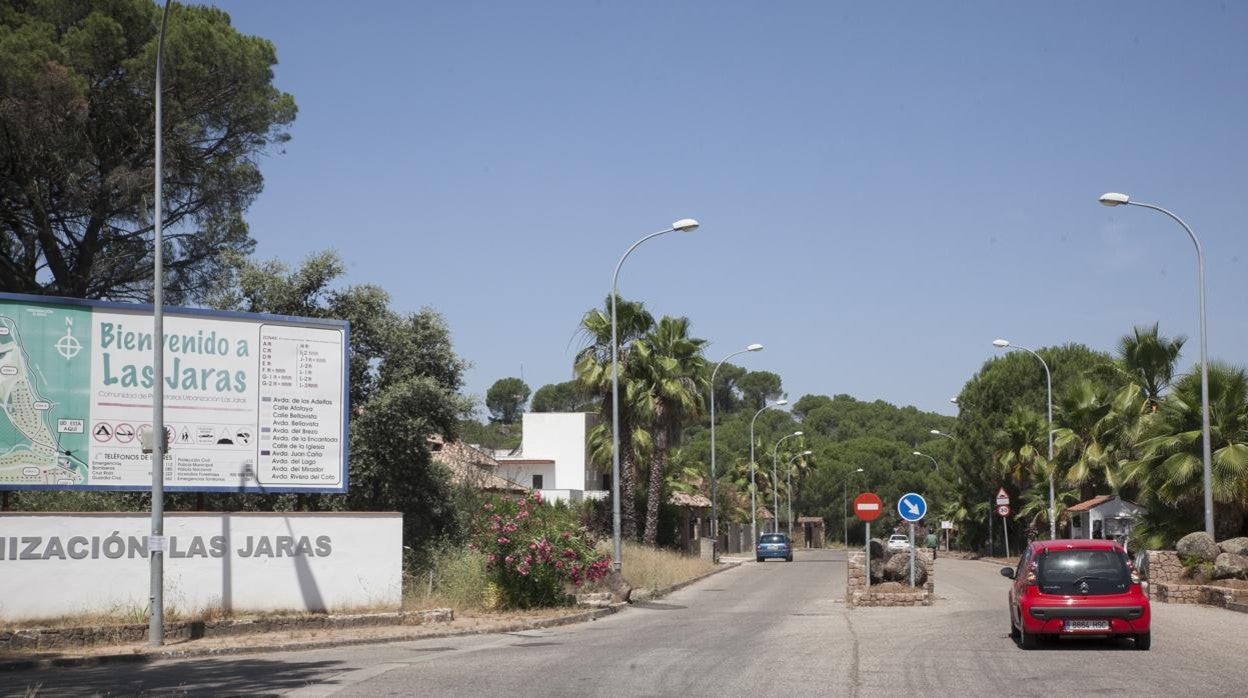 Acceso al Residencial Las Jaras