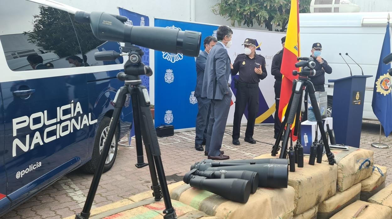 Imágenes de la operación y de la rueda de prensa