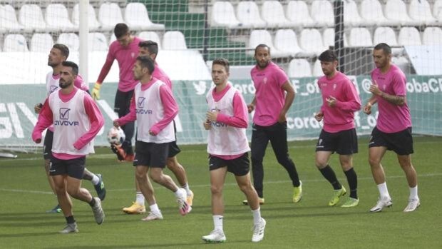 Moyano y Marcelo, novedades del Córdoba CF en El Arcángel