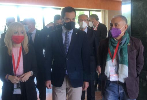 El presidente con Carmen Castilla, secretaria general de UGT Andalucía, y Pepe Álvarez, secretario general de UGT